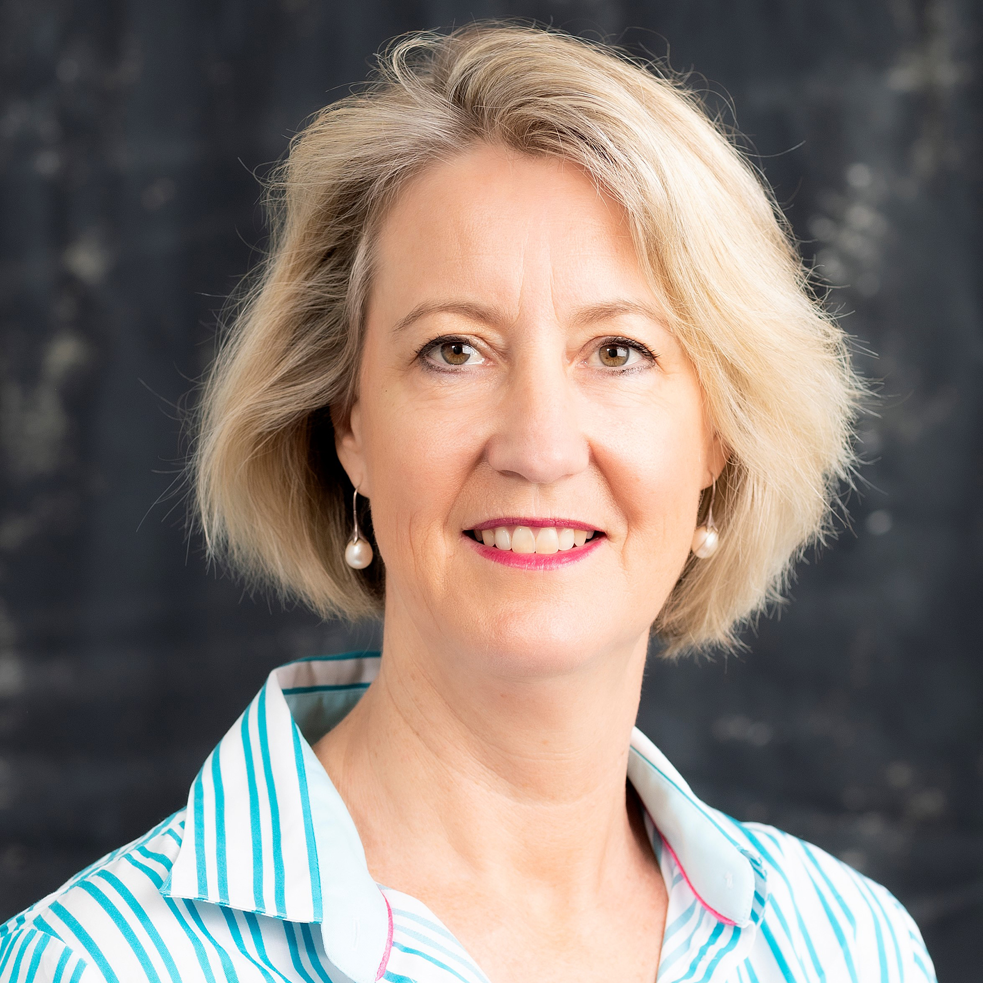 Dr Simone Marschner